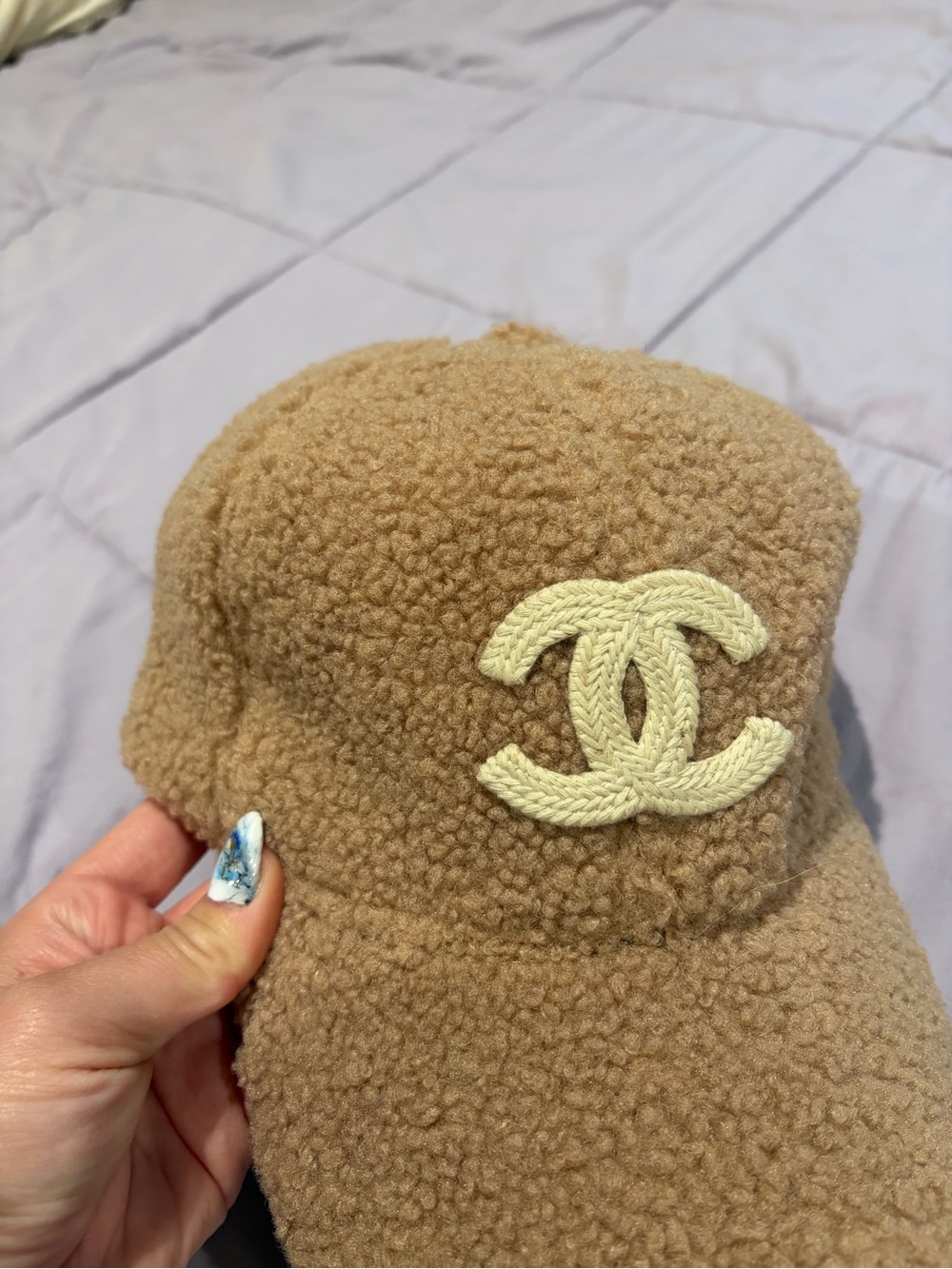 Fake **Chanel Teddy Sherpa Baseball Cap - Camel - Picture 4 of 4